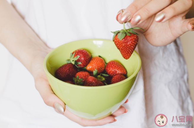 清洗草莓前需要去蒂吗 蚂蚁庄园4月7日问题答案 清洗草莓前需要去蒂吗 蚂蚁庄园4月7日问题答案