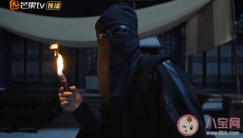 《玉面桃花总相逢》脸涂黑的黑衣人是谁 黑衣人为什么要偷万民伞