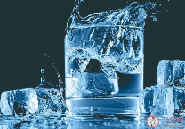 喝冰镇饮料真的会导致肾虚吗 为什么有的人喝完冰水会拉肚子 喝冰镇饮料真的会导致肾虚吗 为什么有的人喝完冰水会拉肚子