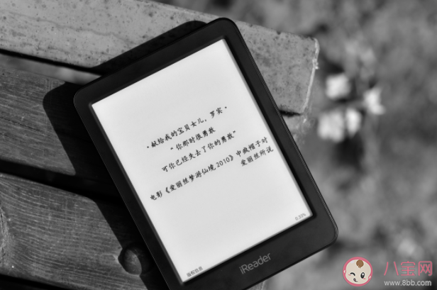 纸质书与电子书如何选 什么类型适合电子书哪些适合读纸质书 纸质书与电子书如何选 什么类型适合电子书哪些适合读纸质书
