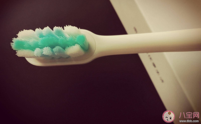 男生用牙刷为什么更容易炸毛 牙刷炸毛是质量不好吗 男生用牙刷为什么更容易炸毛 牙刷炸毛是质量不好吗