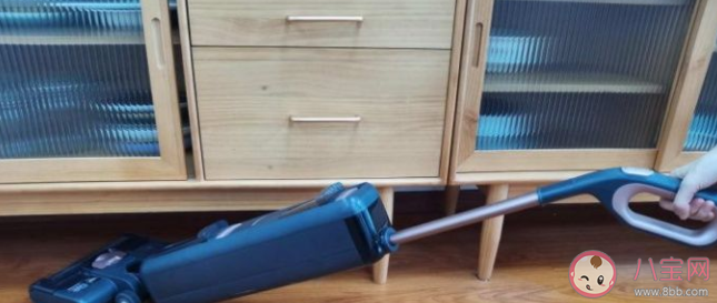 吸尘器/电动拖把/扫地机器人和洗地机哪一种更好一些 分别有什么优缺点 吸尘器/电动拖把/扫地机器人和洗地机哪一种更好一些 分别有什么优缺点