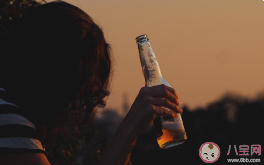 人类从什么时候开始喜欢上酒 人类为什么喜欢喝酒 人类从什么时候开始喜欢上酒 人类为什么喜欢喝酒