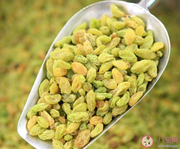 吃葡萄干等于吃糖吗 吃葡萄干有哪些营养优势 吃葡萄干等于吃糖吗 吃葡萄干有哪些营养优势