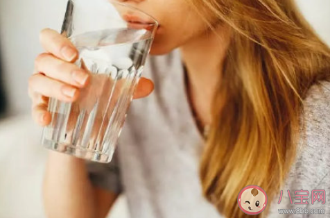 日常不能乱喝水 如何科学喝水 日常不能乱喝水 如何科学喝水