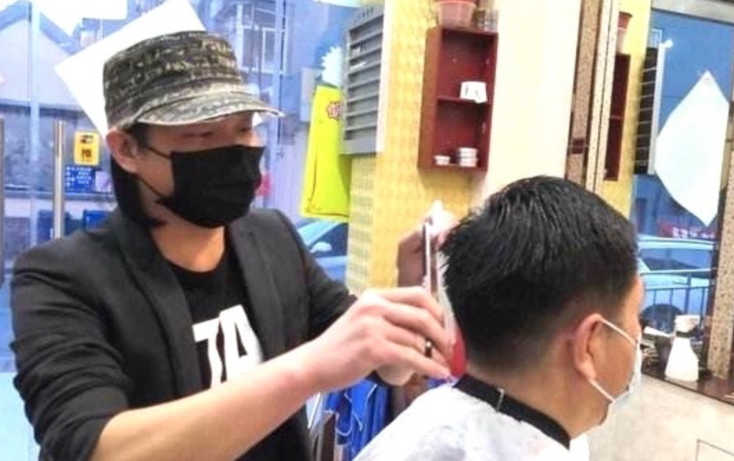 疫情头发长了朋友圈说说 疫情期间剪不了头发的说说