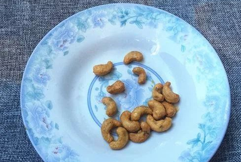 减肥期间能吃腰果仁吗 腰果一天吃多少合适