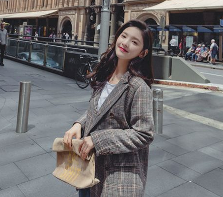 格子西装穿什么内搭好看 格子西装怎么搭配好看