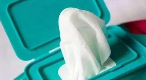 给宝宝用湿纸巾好吗 给宝宝用湿纸巾的危害是什么 给宝宝用湿纸巾好吗 给宝宝用湿纸巾的危害是什么
