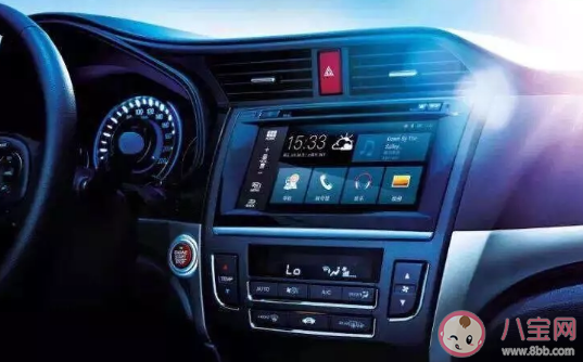 没有汽车玻璃水可以用自来水吗  汽车玻璃水是什么水