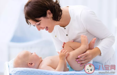 夏天孩子穿纸尿裤不好吗 夏天纸尿裤怎么选择 夏天孩子穿纸尿裤不好吗 夏天纸尿裤怎么选择