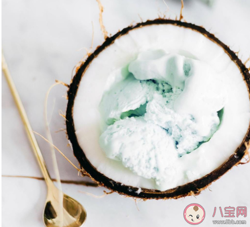 吃冰淇淋发朋友圈文字说说 吃冰淇淋的朋友圈心情说说分享