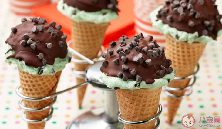 夏天超想吃冰淇淋的朋友圈文案短句 夏天来了想吃冰淇淋的文案大全 夏天超想吃冰淇淋的朋友圈文案短句 夏天来了想吃冰淇淋的文案大全