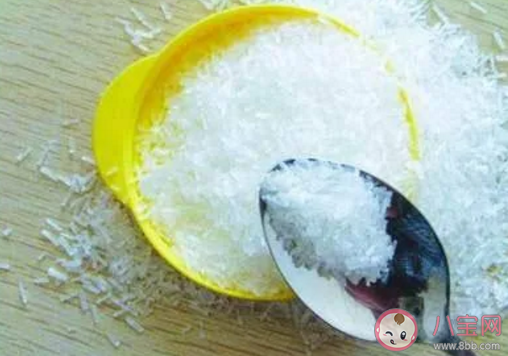 鸡精跟味精比哪个健康一点 吃味精对人有危害吗 鸡精跟味精比哪个健康一点 吃味精对人有危害吗