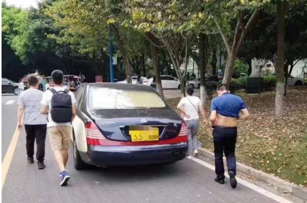 西政慕容云海是什么梗 西政慕容云海是真的还是假的 西政慕容云海是什么梗 西政慕容云海是真的还是假的