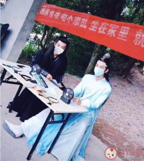 关于疫情期村里封路发朋友圈的说说 疫情期间封路不能出门的文案句子 关于疫情期村里封路发朋友圈的说说 疫情期间封路不能出门的文案句子