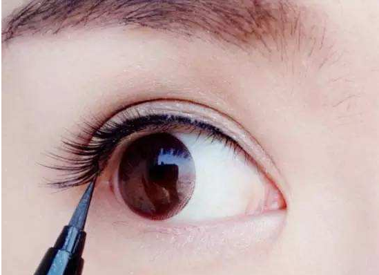 眼睫毛怎么画好看 好看又长的眼睫毛有哪些画法