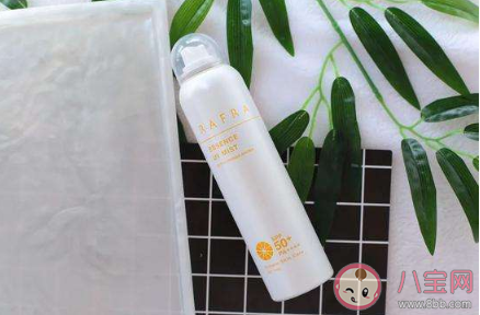 防晒喷雾喷到嘴唇上了怎么办 防晒喷雾该怎么喷