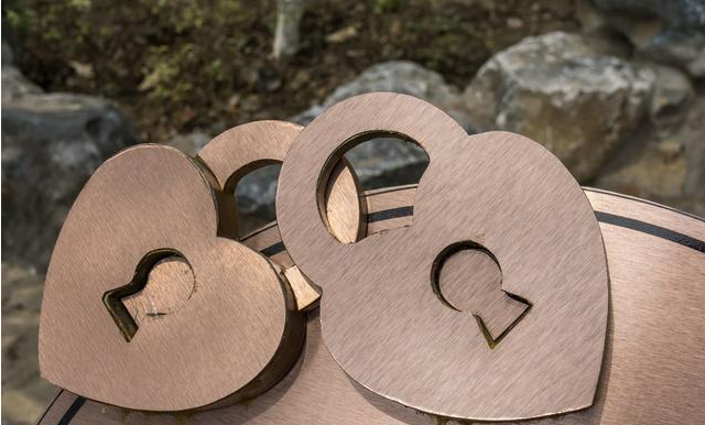 谈恋爱年龄差距大会影响以后的幸福吗 谈恋爱年龄相差几岁比较好