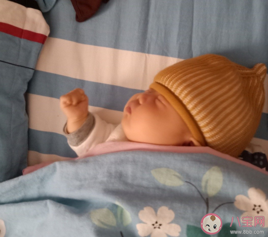 宝宝闹夜的说说朋友圈 宝宝闹夜发什么句子