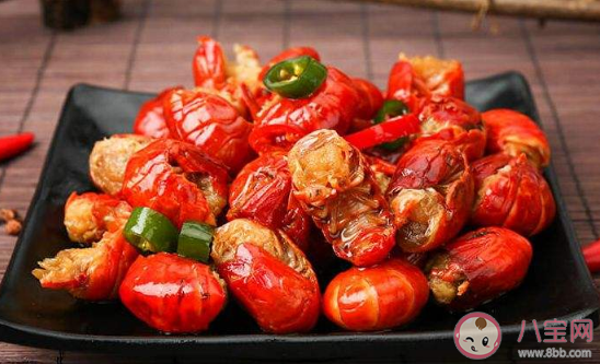 小龙虾头大的好还是头小的好 小龙虾煮的时候要盖盖子吗