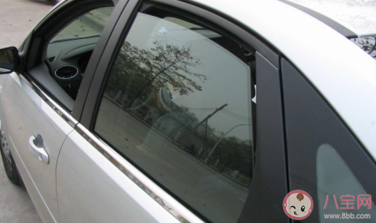 停车车窗留个缝可以吗  夏天停车车窗要开一点缝吗