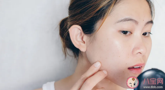 夏天如何戴口罩不闷保持舒适 夏天戴口罩热怎么办