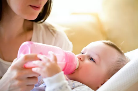 羊奶粉比牛奶粉更有营养吗 羊奶粉和牛奶粉哪个更好