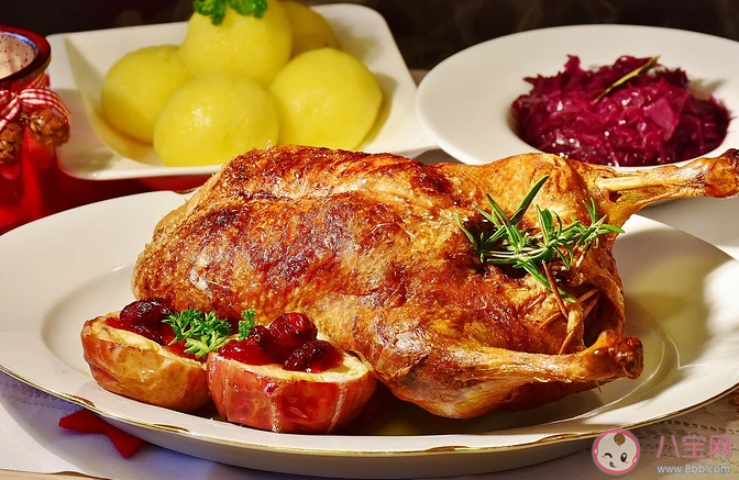 晚餐吃什么食物会影响睡眠 晚餐不适合吃什么食物 晚餐吃什么食物会影响睡眠 晚餐不适合吃什么食物