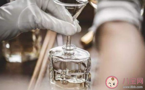 适合20岁女人的香水 什么香水适合20岁女人 适合20岁女人的香水 什么香水适合20岁女人