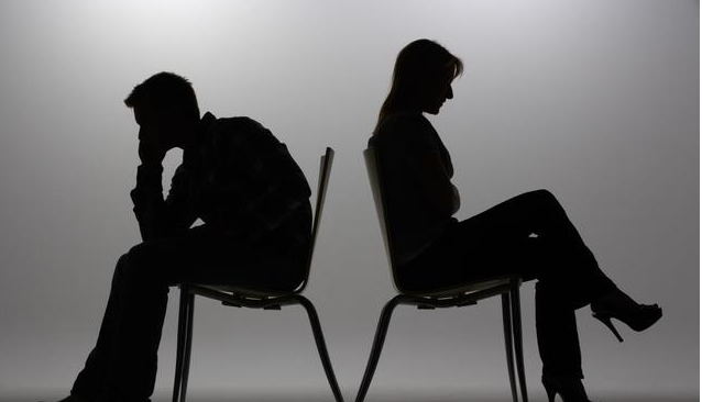 男女失恋后的表现有什么不同 男女分手后的不同表现 男女失恋后的表现有什么不同 男女分手后的不同表现