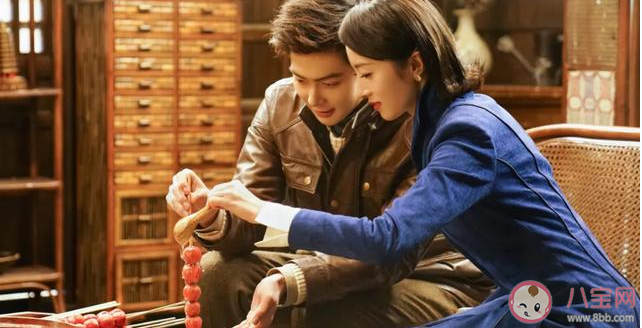 搂肩亲吻的普通朋友是什么意思什么梗 网络用语普通朋友的出处是什么 搂肩亲吻的普通朋友是什么意思什么梗 网络用语普通朋友的出处是什么