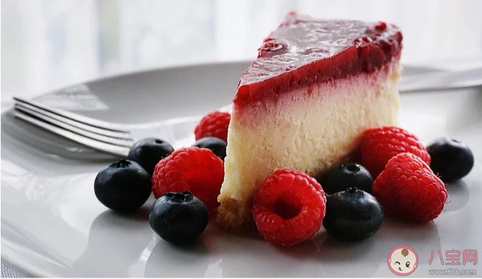 晚餐吃什么食物会影响睡眠 晚餐不适合吃什么食物 晚餐吃什么食物会影响睡眠 晚餐不适合吃什么食物