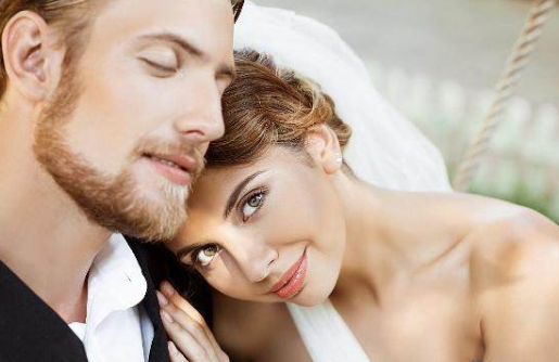 男生真正爱上一个人的表现 男生爱上一个女生的表现 男生真正爱上一个人的表现 男生爱上一个女生的表现