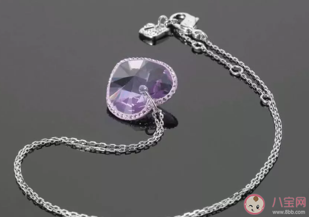 施华洛世奇项链掉色怎么回事 为什么施华洛世奇项链会掉色