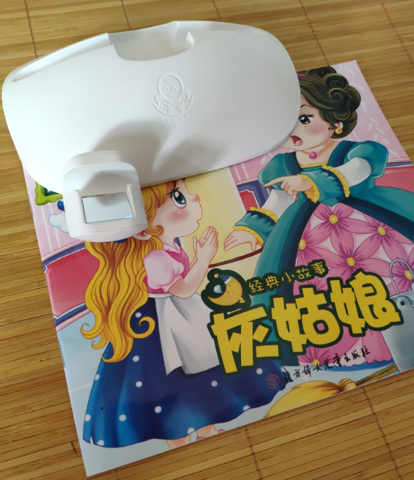 怎么拿乐宝宝绘读伴侣给孩子读书 乐宝宝绘读伴侣使用方法