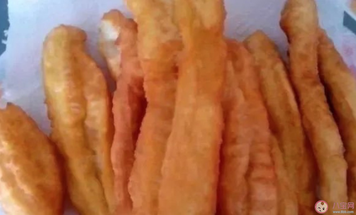 炸油条的面是怎么和 炸油条做型要注意什么 炸油条的面是怎么和 炸油条做型要注意什么