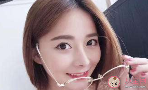 圆脸女生如何选择眼镜架  圆脸女生适合什么样的刘海