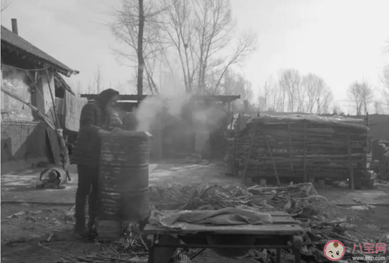 抖音二嬢二嬢你当我婆娘不当是什么歌 《寡妇王二嬢》完整版歌词在线试听