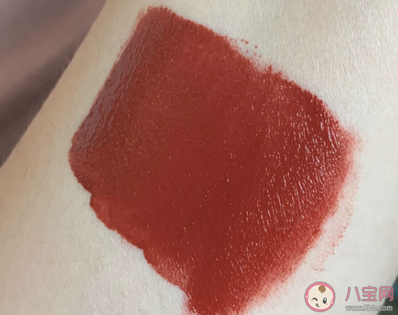 阿玛尼红管206试色好看吗 阿玛尼红管206适合哪种肤质