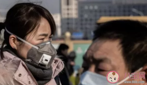 天气热戴口罩流汗怎么办 口罩被汗湿了还能用吗