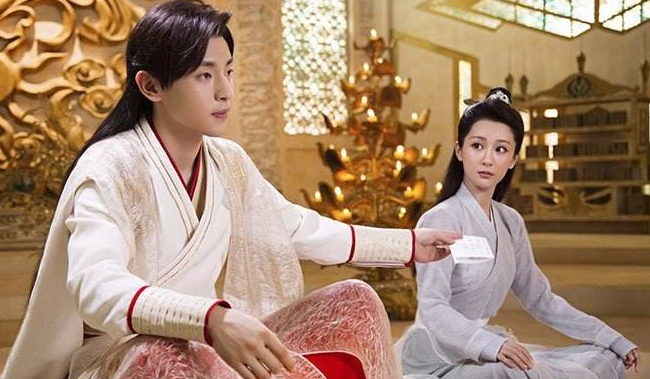 杨紫原名叫什么 杨紫本名有什么含义