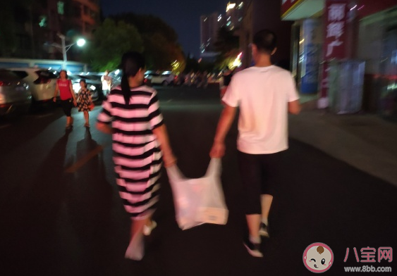 被父母塞狗粮是怎样的体验  父母感情好对孩子有什么影响