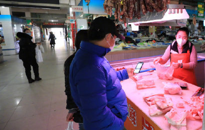 为什么不要在水龙头下直接冲洗生肉制品 防止溅洒污染