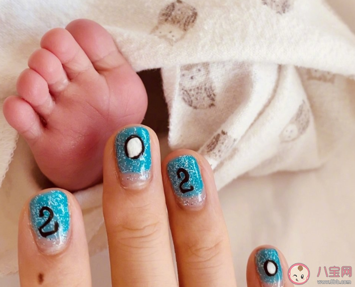 章子怡给儿子剃头发 在家怎么给宝宝剃头 章子怡给儿子剃头发 在家怎么给宝宝剃头