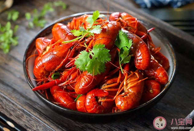 小龙虾怎么判断公母 小龙虾公的好还是母的好吃