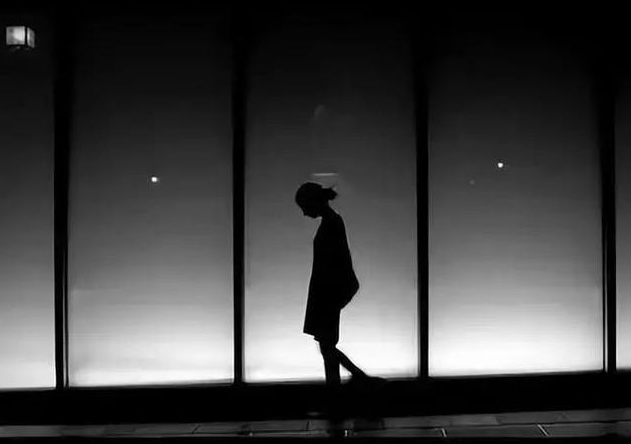 不合群人的心理活动 不合群的人心里在想什么 不合群人的心理活动 不合群的人心里在想什么