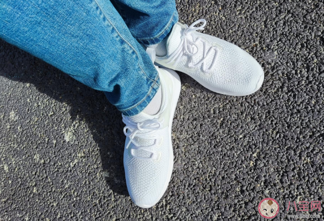 普通运动鞋和专业跑步鞋有什么区别 运动选什么鞋好