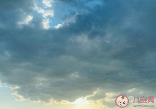 每天下雨该怎么发朋友圈 天天下雨好烦的朋友圈说说