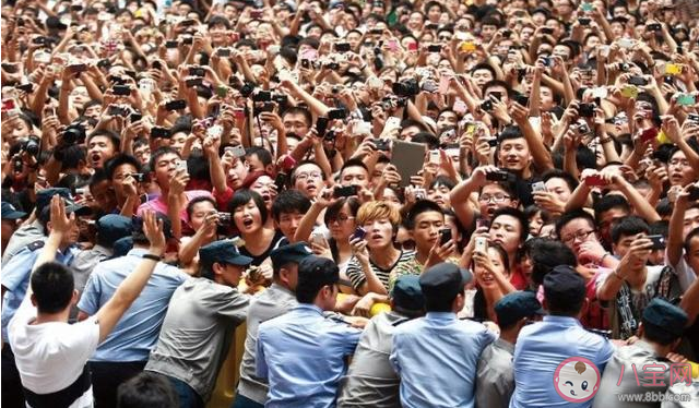 偶像和粉丝之间是什么关系 粉丝和偶像之间应该保持怎样的关系